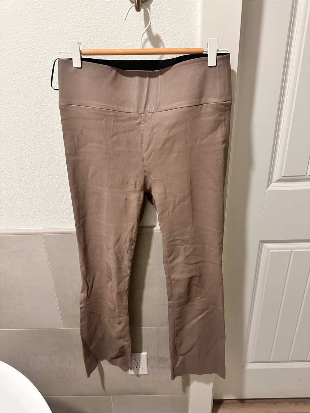 SPRWMN Women's Leather Ankle Flare Leggings sz. L